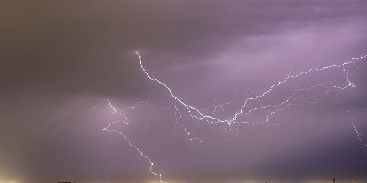 vreme-fulgere.jpg - PressHub24