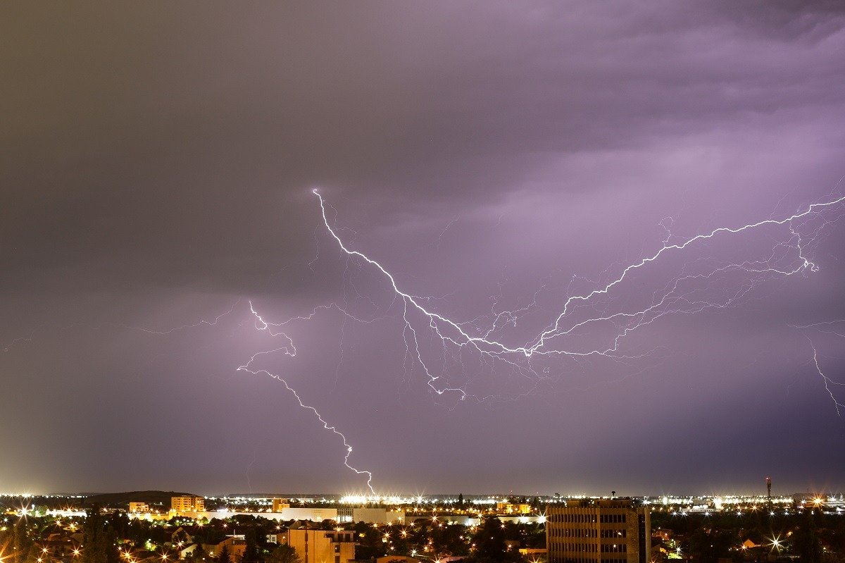 Fulger în timpul protestului susținătorilor lui Bolsonaro la Brasilia; 30 de răniți
