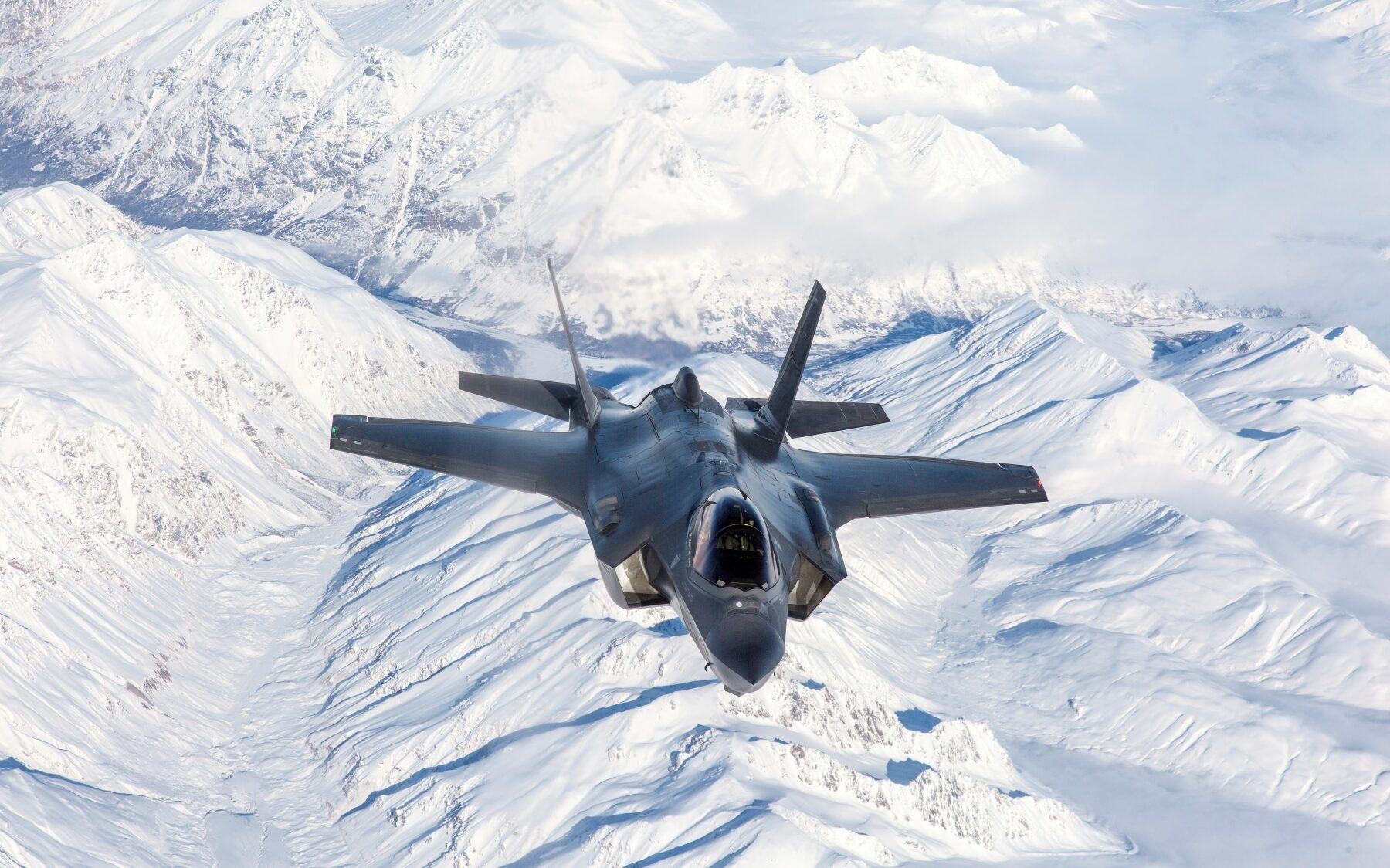 Comandanți europeni cer decizii dure ale publicului pentru cheltuieli militare eficiente împotriva Rusiei