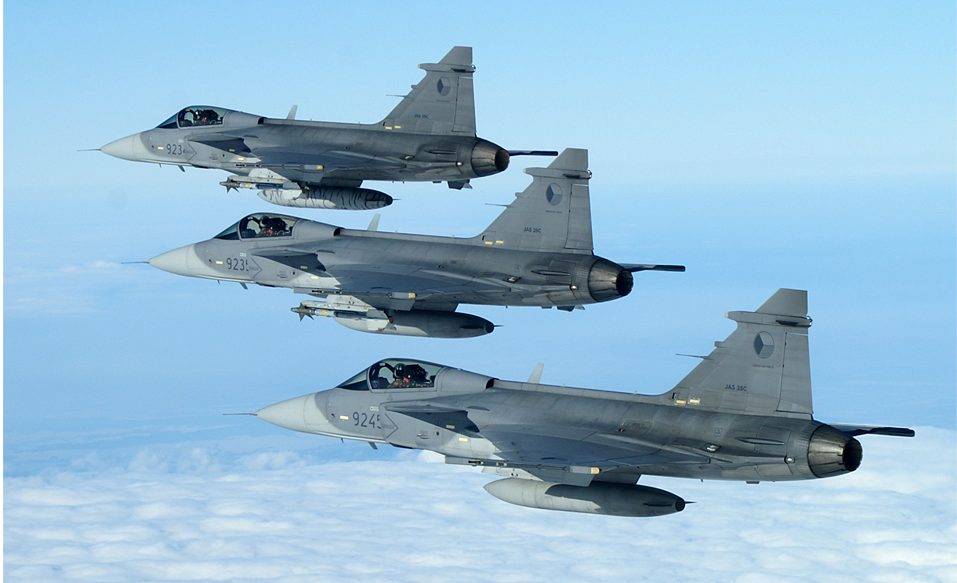 3_x_Saab_JAS-39_Gripen_of_the_Czech_Air_Force_in_flight_1-e1658935616512.jpg - PressHub24
