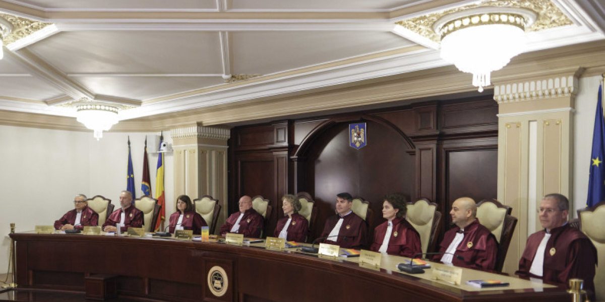 CCR declară constituțională legea care taie pensiile și mărește vârsta de pensionare a magistraților