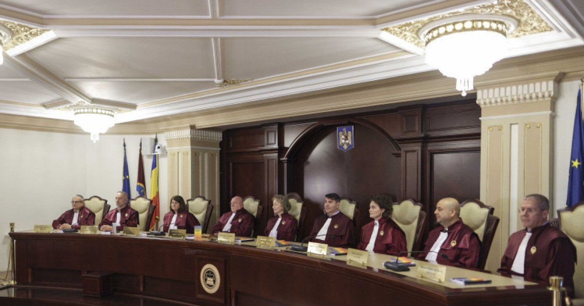 CCR declară constituțională legea care taie pensiile și mărește vârsta de pensionare a magistraților