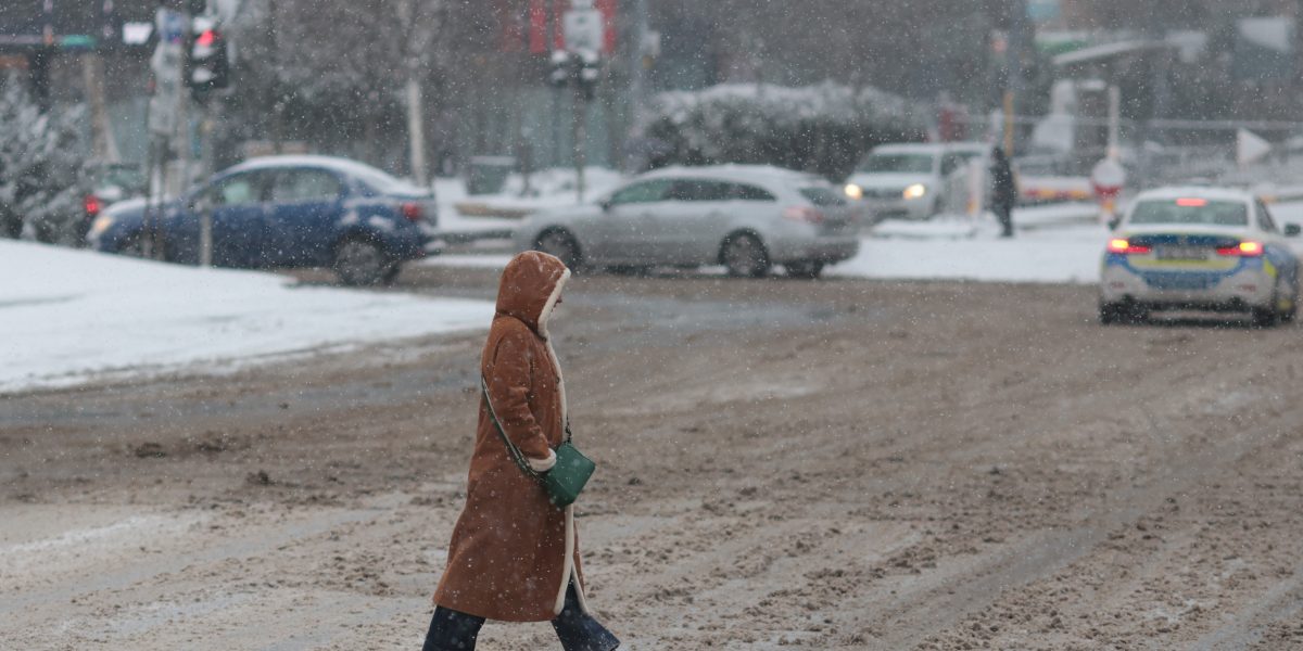 Alerte de la ANM: Cod galben de ninsori și vânt în mai multe județe / Nou val de frig în următoarele zile