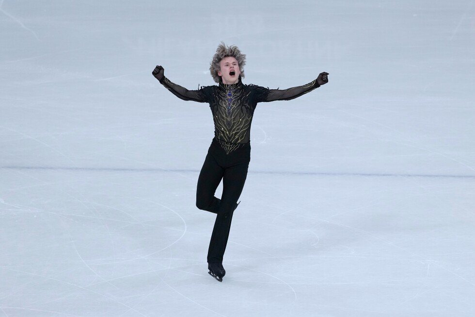 Ilia Malinin beats Shun Sato and clinches gold for US figure skaters at Milan Cortina Olympics