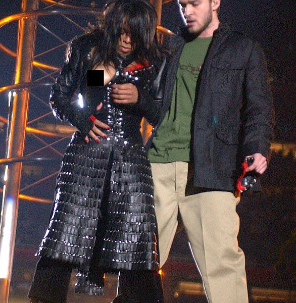 Kim Kardashian and Lewis Hamilton's secret whispers revealed by lip reader as they take romance public at Super Bowl 2026