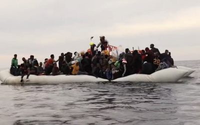 Migranti-Barca-pneumatica-Marea-Mediterana.jpg - PressHub24