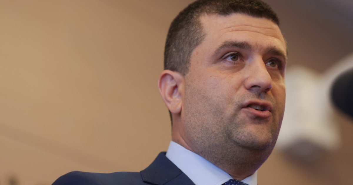 Miruță pune tunurile pe Steaua: bugetul clubului sportiv va fi redus drastic. Verificări sunt anunțate și la Spitalul Militar