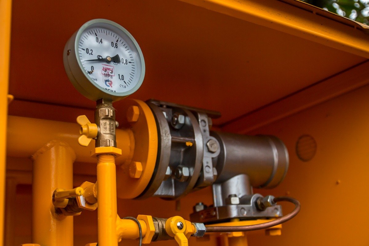 Scurgeri de gaze într-un bloc din Piatra Neamț, echipele de intervenție acționează