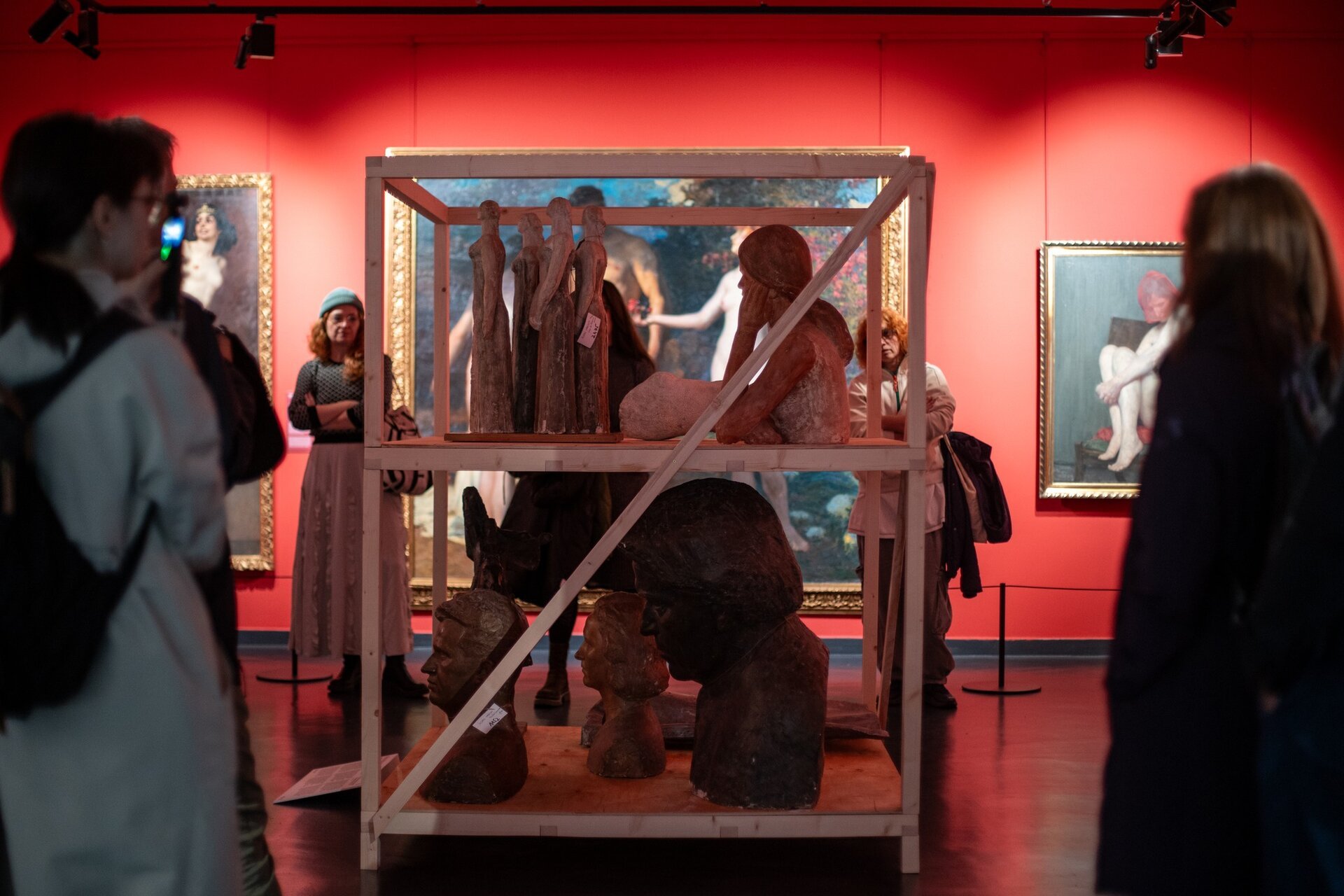 Zeitate protectoare și artefact roman, exponate la Muzeul Județean Mureș