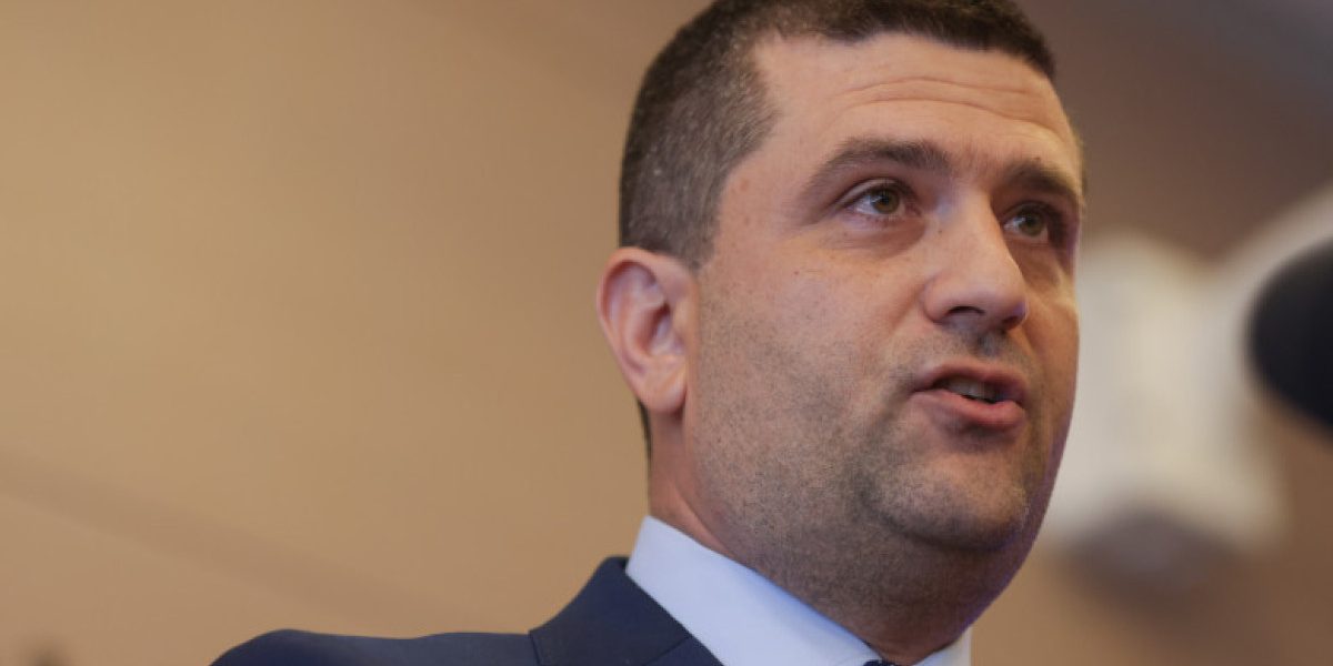 Radu Miruță refuză tăierea normei de hrană pentru militari: „O măsură care există de la Cuza încoace”