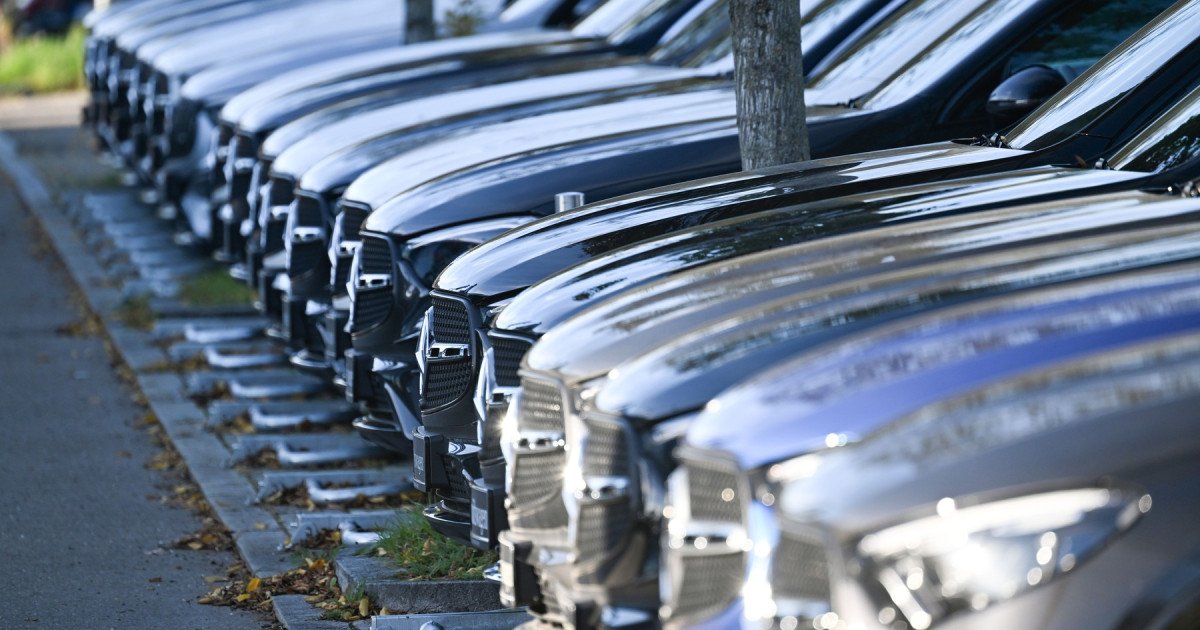 Cum ocolește Rusia sancțiunile Occidentului importând mașini din China