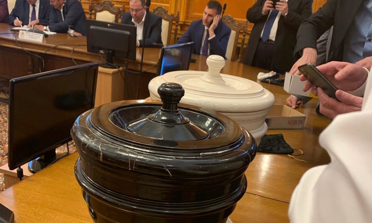 Grupurile SOS și POT, formate din 31 de membri, includ un fost deputat PSD și un inculpat așteptând decizia Înaltei Curți