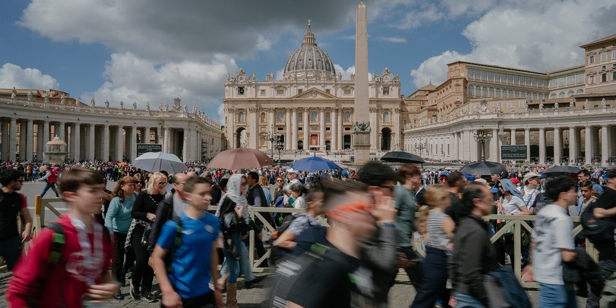 VATICAN_PAPA_25_APR_09_INQUAM_Photos_Andrei_Pungivschi.jpg - PressHub24