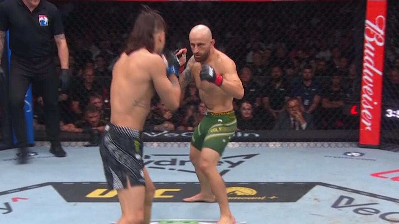 Alexander Volkanovski vs Diego Lopes live updates, main event start time, how to stream, full fight card results