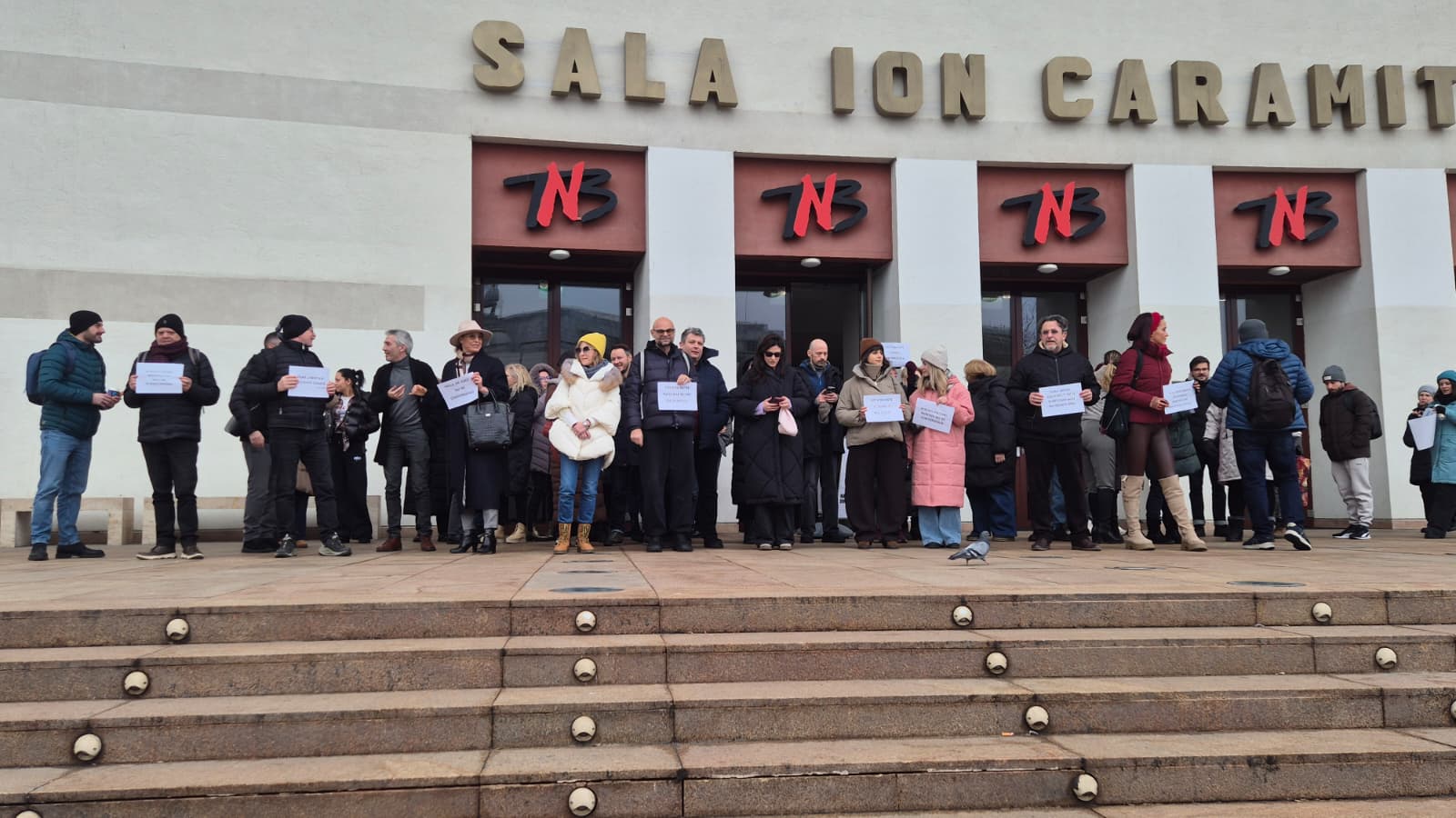 Actorii Teatrului Național București protestează contra programului-pilot al Culturii, care a fost retras