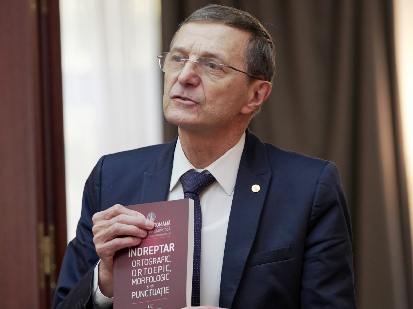 Legea Academiei: proiect controversat privind imobilele și mandatul președintelui Ion Aurel Pop