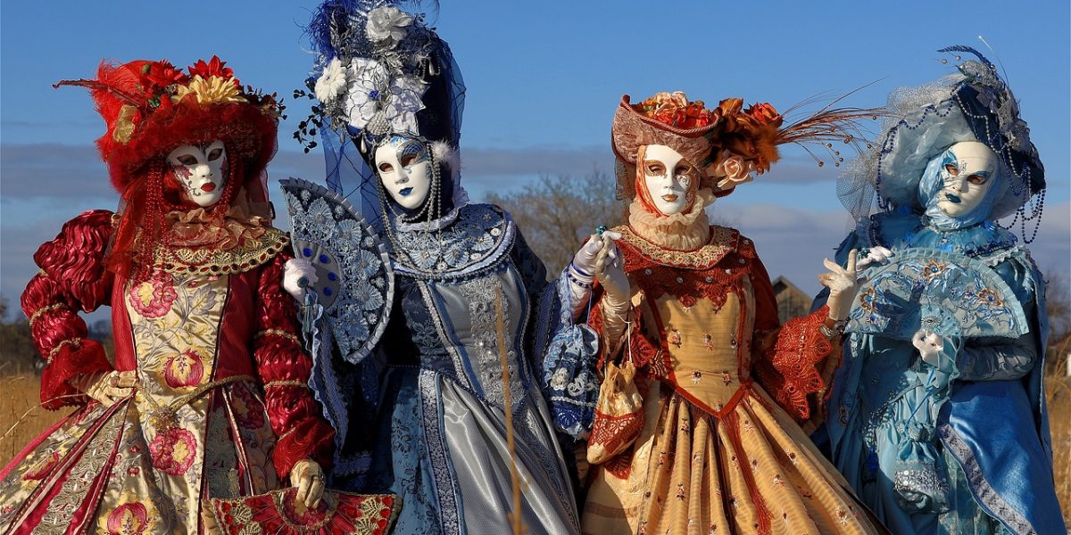 carnaval-masti-spectacol.jpg - PressHub24