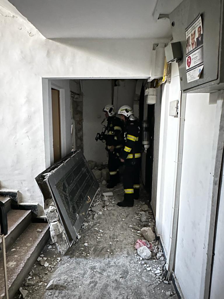 Explozie la Titu, 17 persoane evacuate dintr-un bloc din Dâmbovița