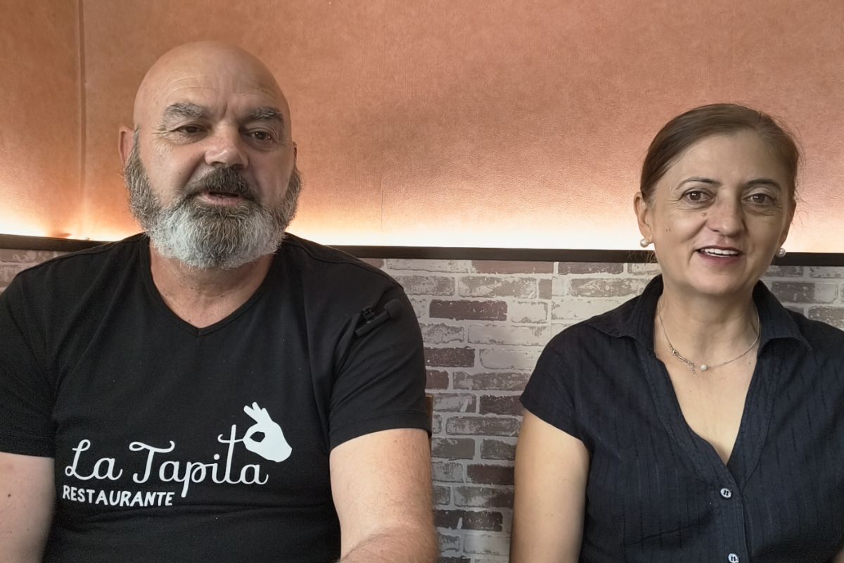 Doi români au lansat în Spania un restaurant cu meniul românesc, spaniol și pizza