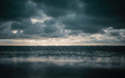 furtuna-innorat-mare-nori-ploaie.jpg - PressHub24