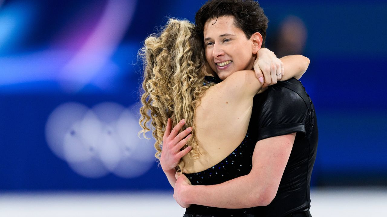 Sportiv la Olimpiada de iarnă își reîntâlnește familia după mult timp