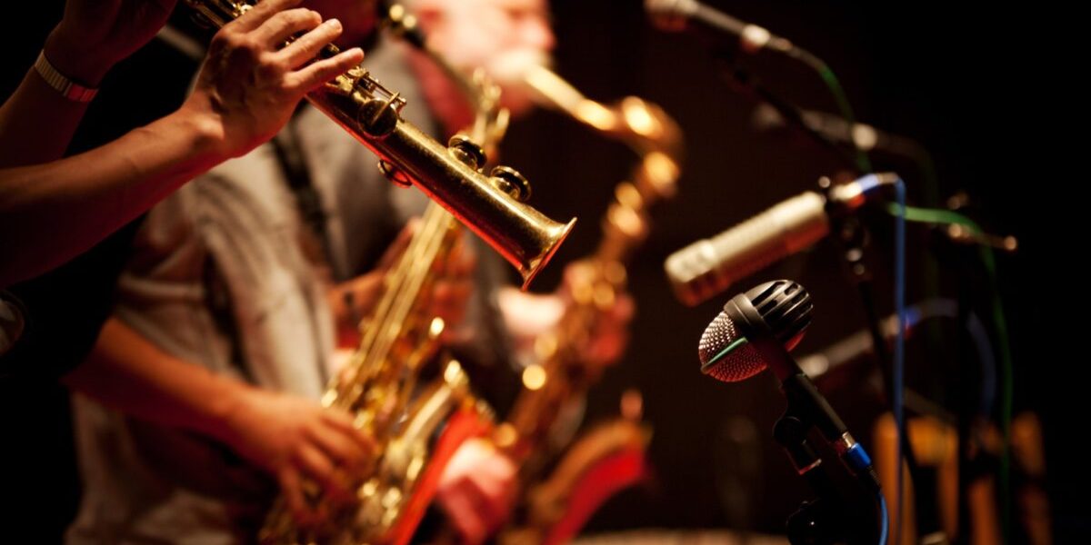 jazz-muzica-orchestra-trupa-e1699028603682.jpg - PressHub24