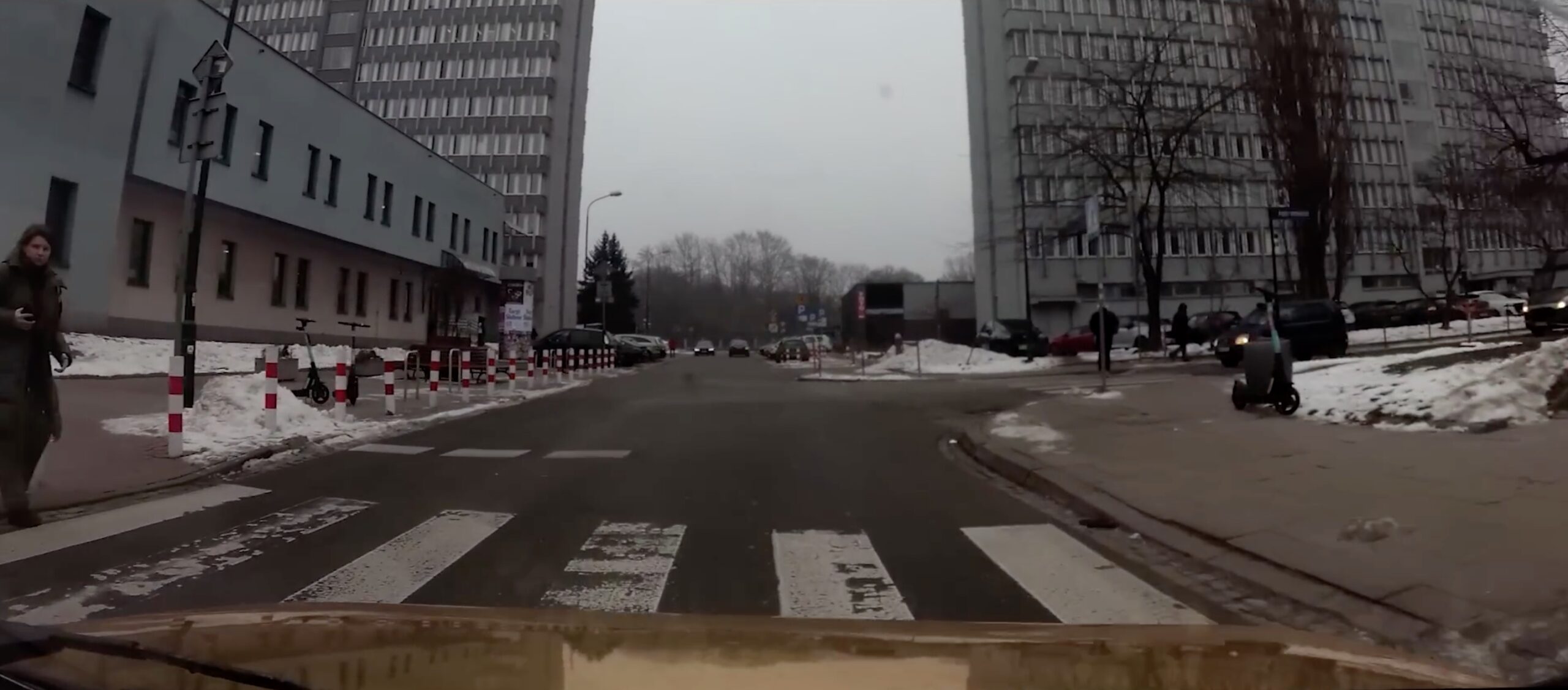 Ministrul Justiției din Polonia, amendat pentru încălcarea regulilor de circulație în timpul unui interviu pe YouTube