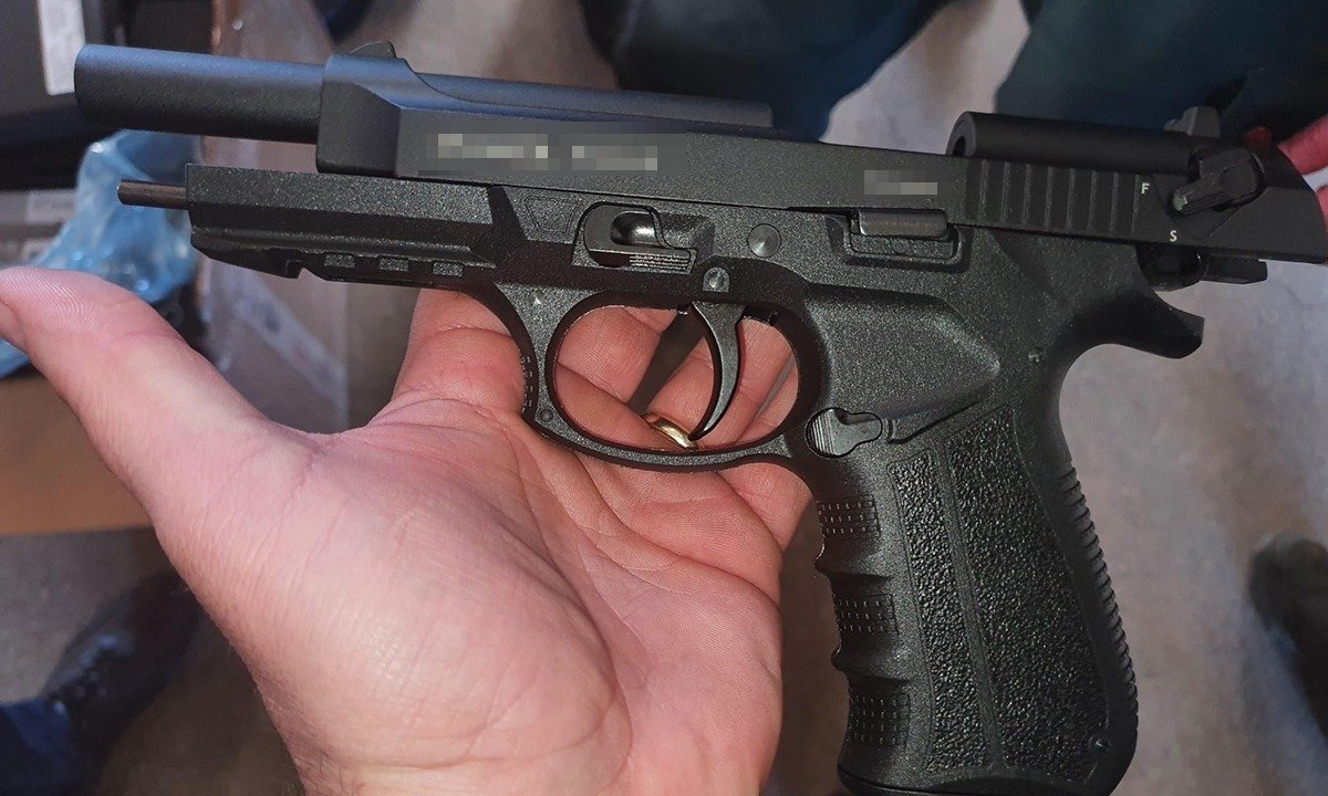 Elev împușcat în cap cu airsoft la școală în Predeal, confirmat de Inspectorat