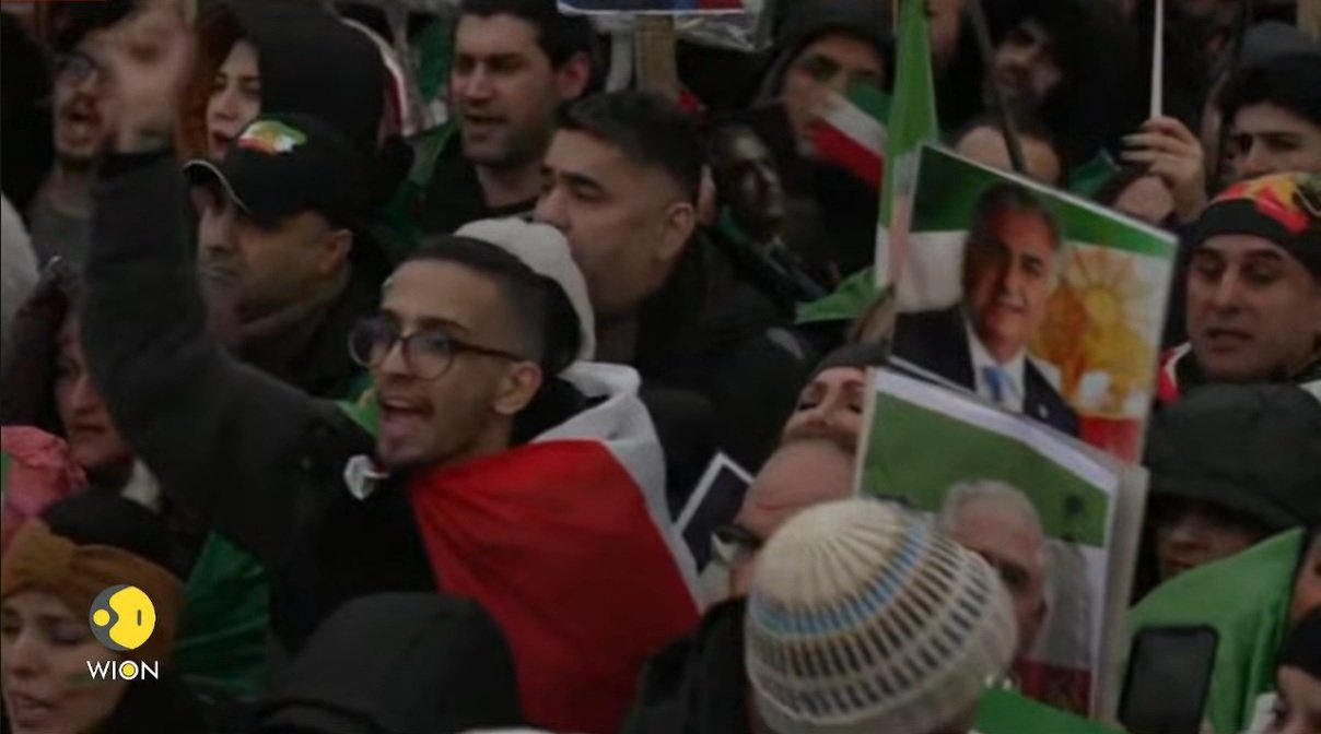 Peste 200.000 de oameni protestează în München împotriva conducerii Iranului