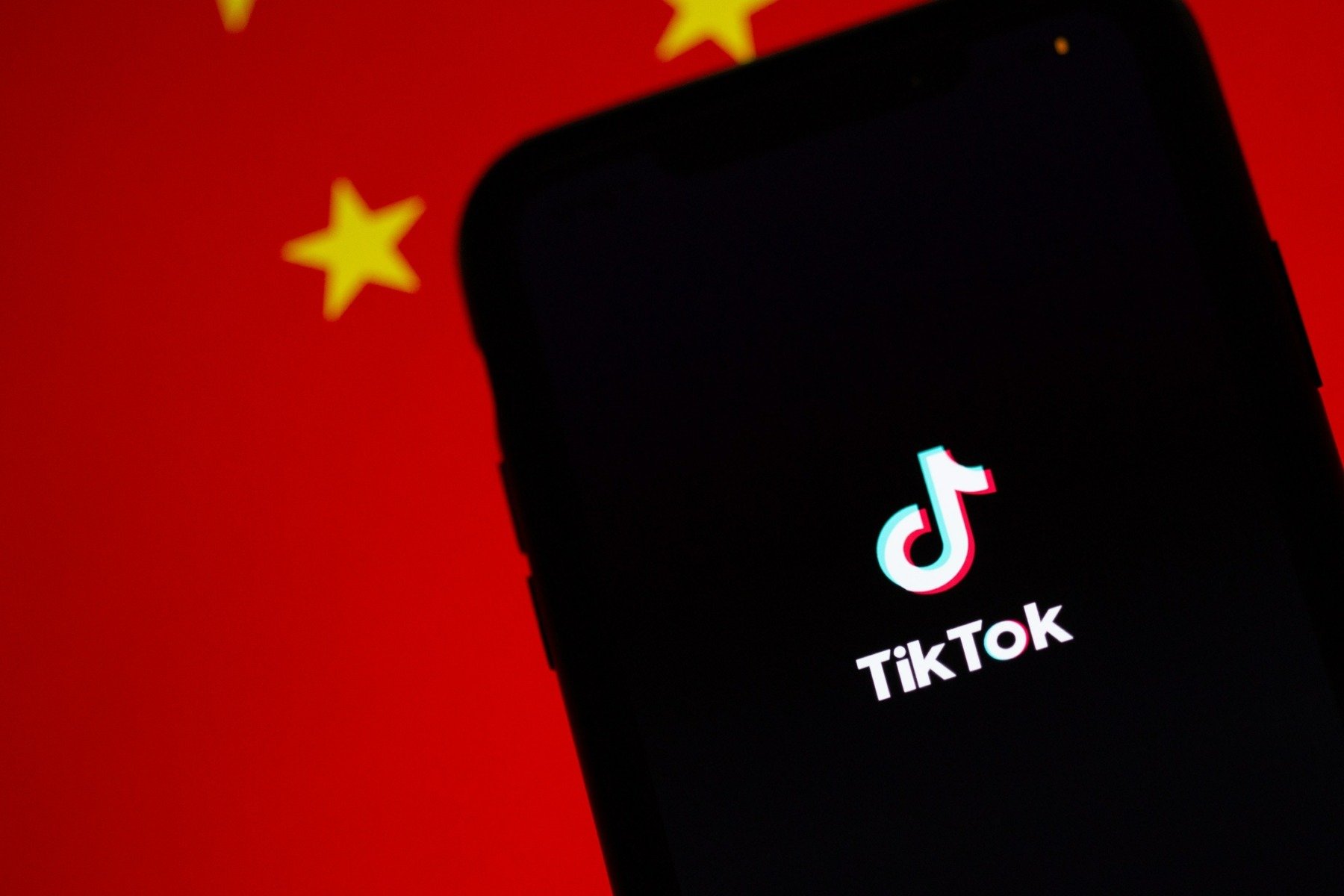 TikTok, sub control european