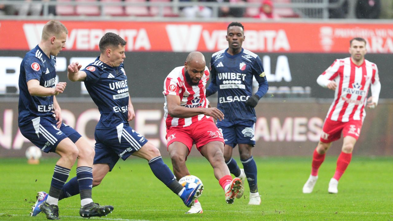 UTA învinge FC Botoșani 2-1, penalty anulat de VAR în final dramatic