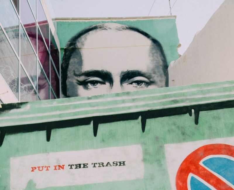 Analiști avertizează despre agravarea crizei economice și militare în Rusia, Putin fiind forțat să reanalizeze obiectivele militare