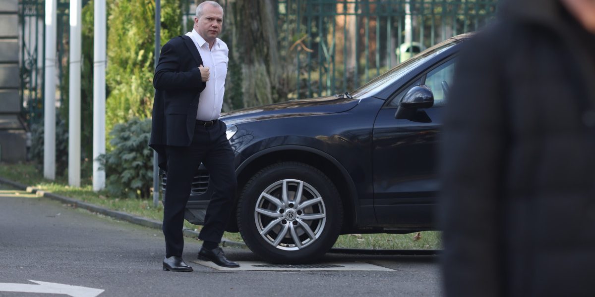 Un primar avertizează că reforma lui Bolojan poate fi fentată. Care este trucul legal găsit de edili pentru a nu tăia posturi