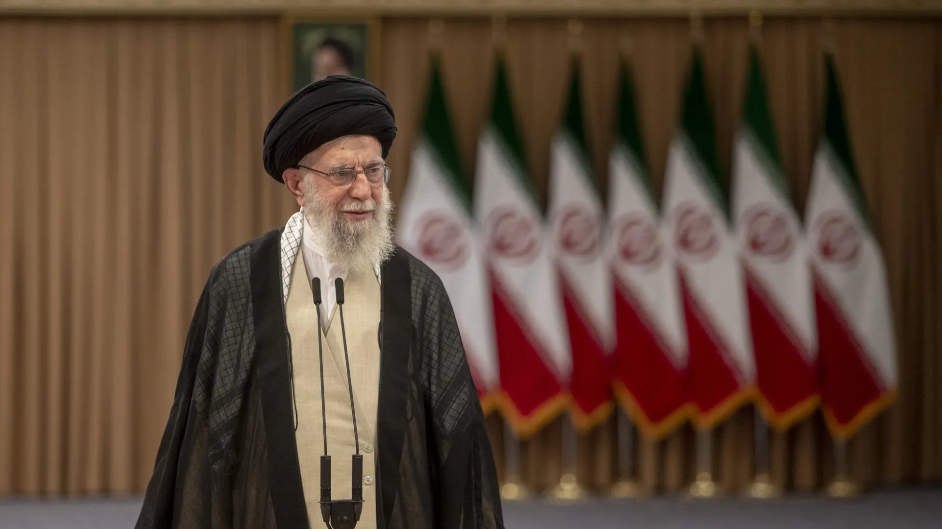Cia a monitorizat activitatea lui Khamenei luni la rând