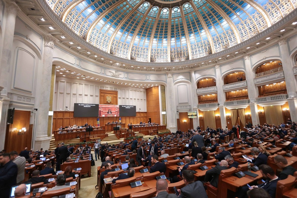 Bugetul pe 2026, în dezbateri parlamentare: Vot final joi în plen