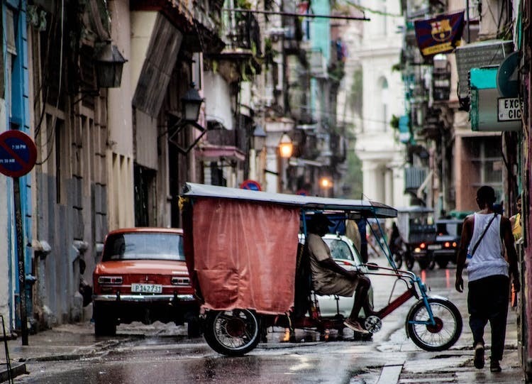 Petrolier rusesc cu țiței spre cuba, pe 23 martie
Trump speră să „cucerească” țara