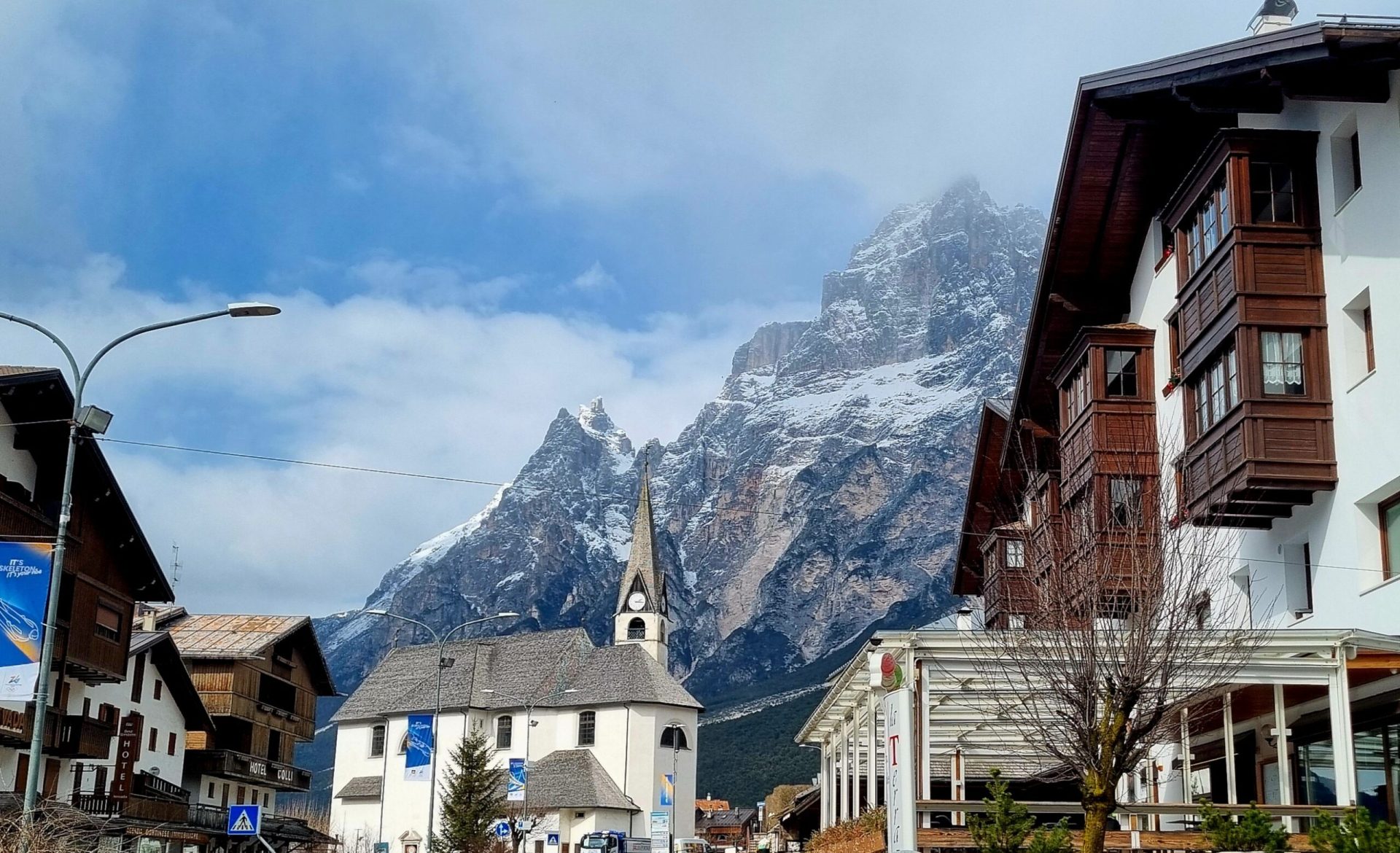 Reportaj Cortina d’Ampezzo: Șantiere, prețuri mari și viața românilor după olimpiadă