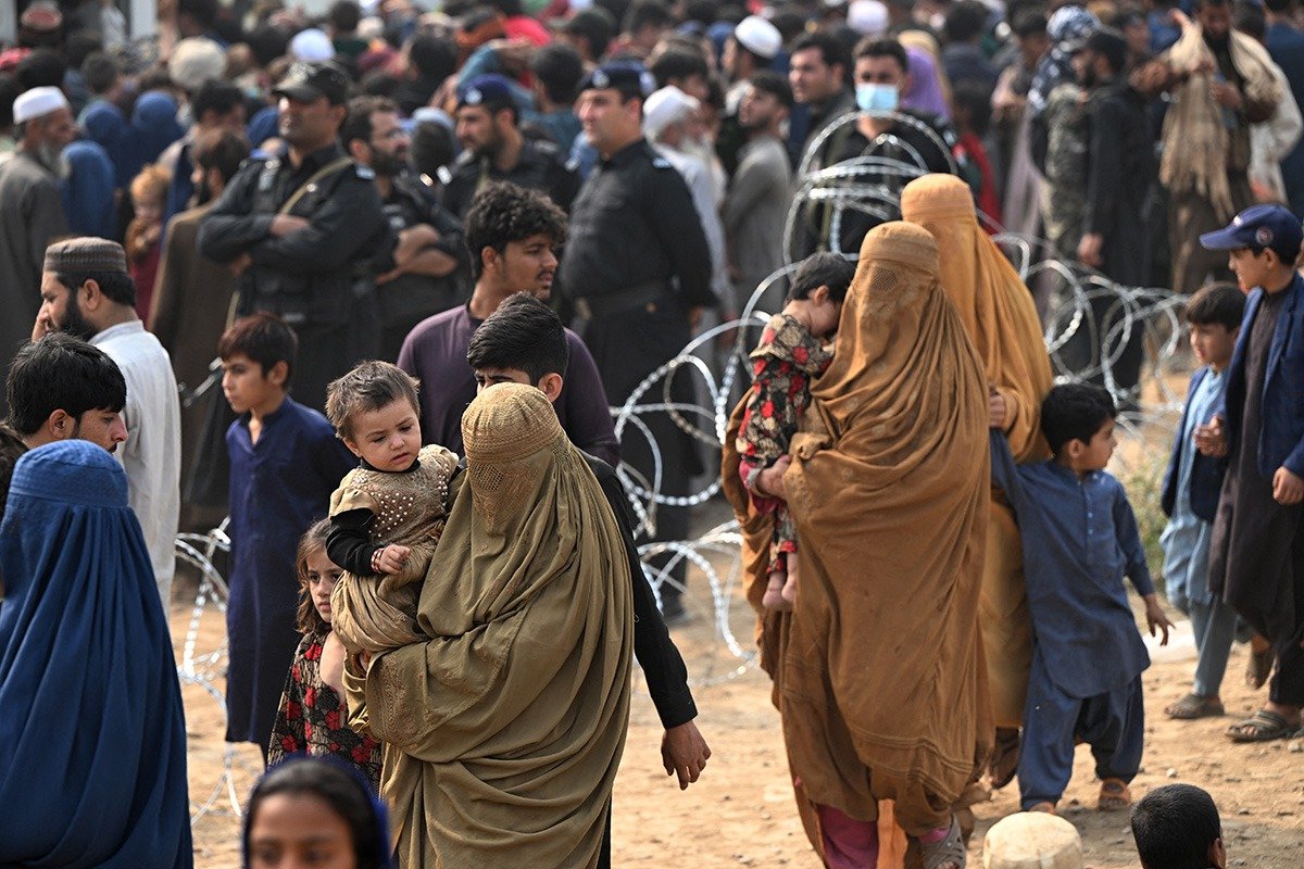 Războiul cu Pakistanul: Peste 8.000 de afgani, strămutați din cauza conflictului