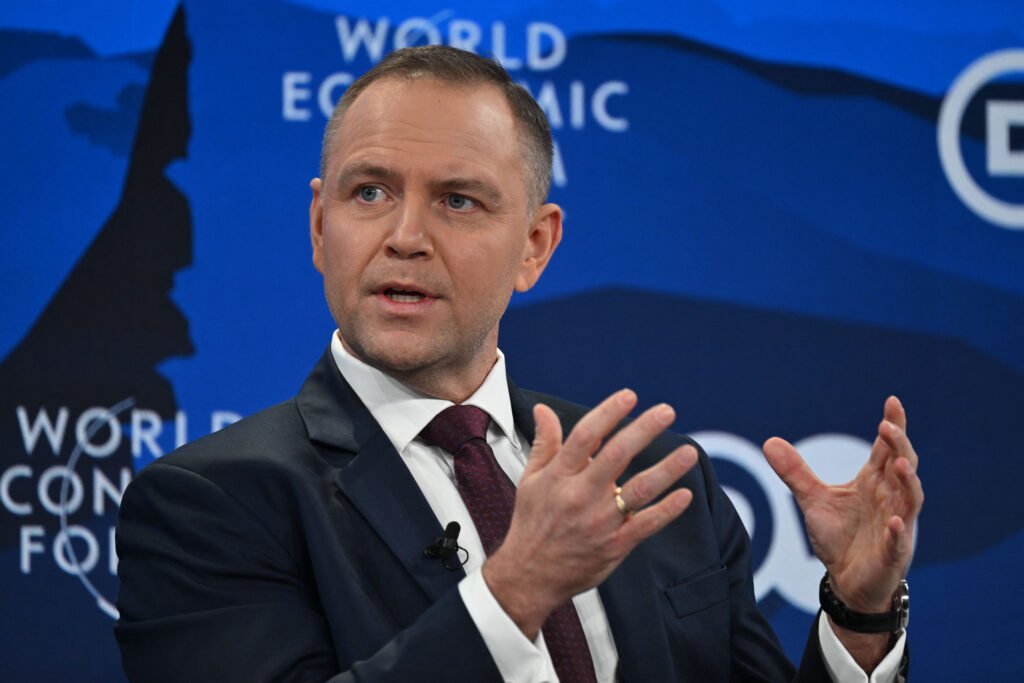 Polonia reduce ajutorul financiar acordat refugiaților ucraineni