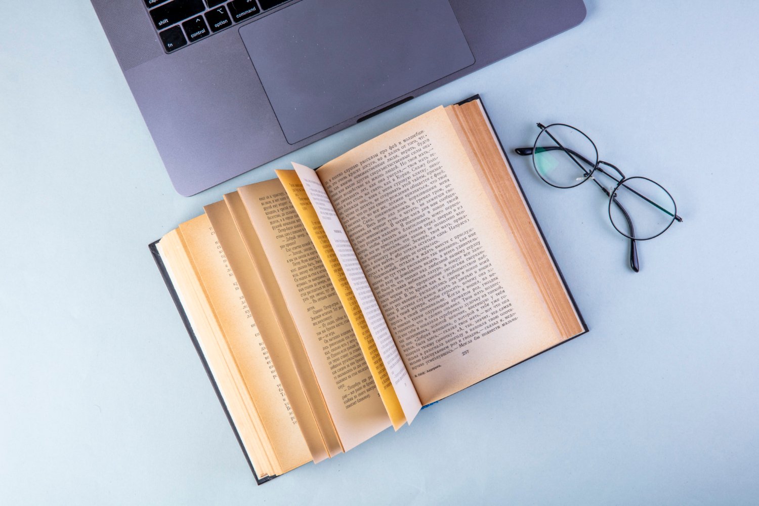 Cotor, primul librar ai din românia, cu suport uman asigurat de companie