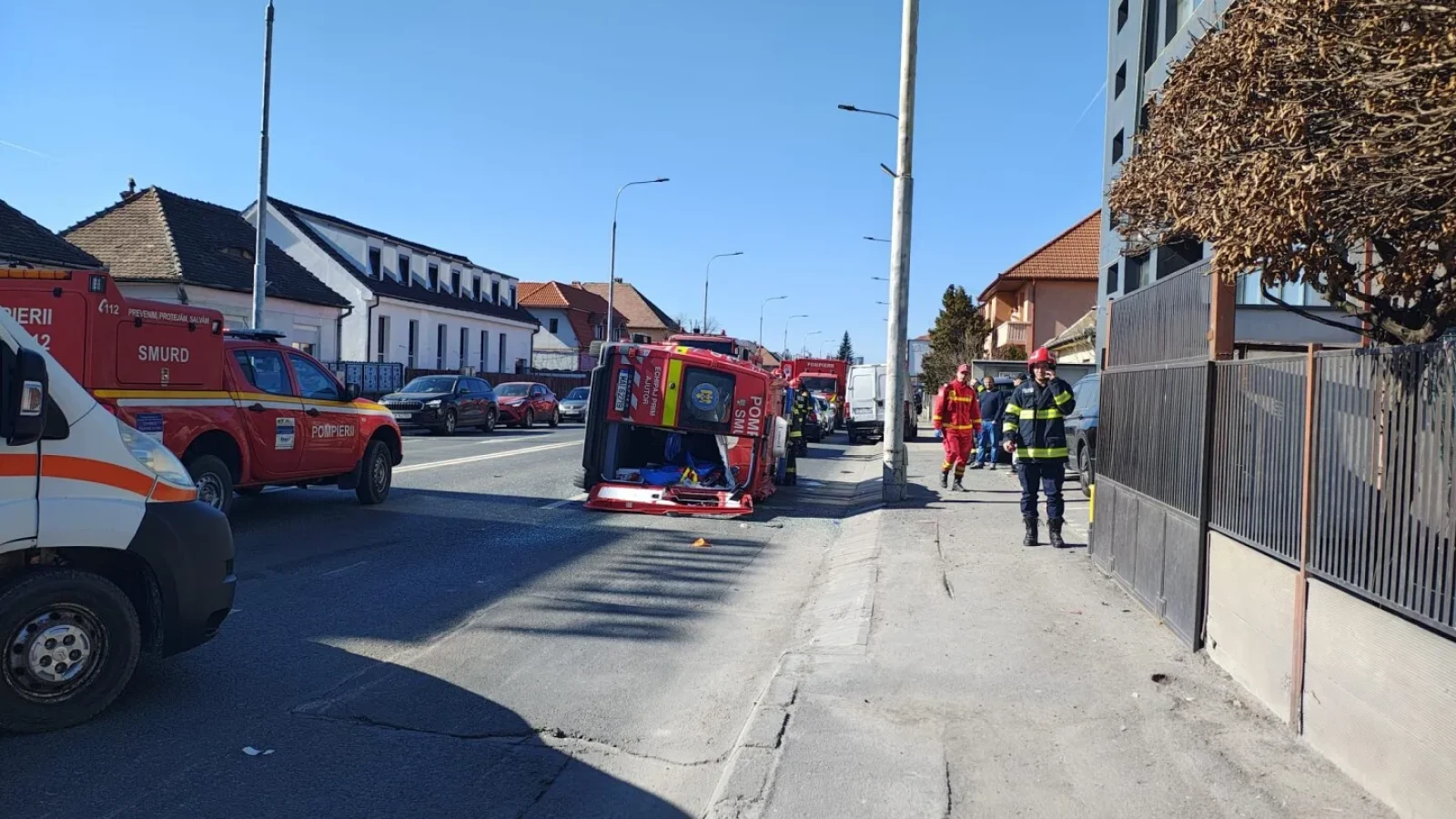 Ambulanță cu 6 persoane, accident în Sibiu: Activat planul roșu de intervenție