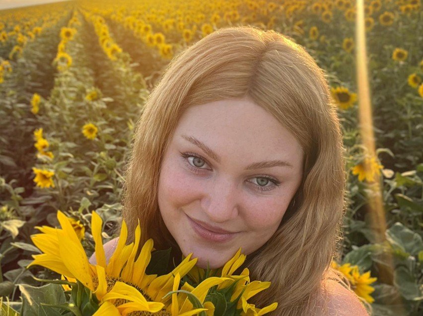 Andreea Aniță, tânăra pentru care românii au donat 2,3 milioane de dolari, a murit. „11 ani a înfruntat cancerul” / „Banii strânși în numele ei vor salva alți copii”