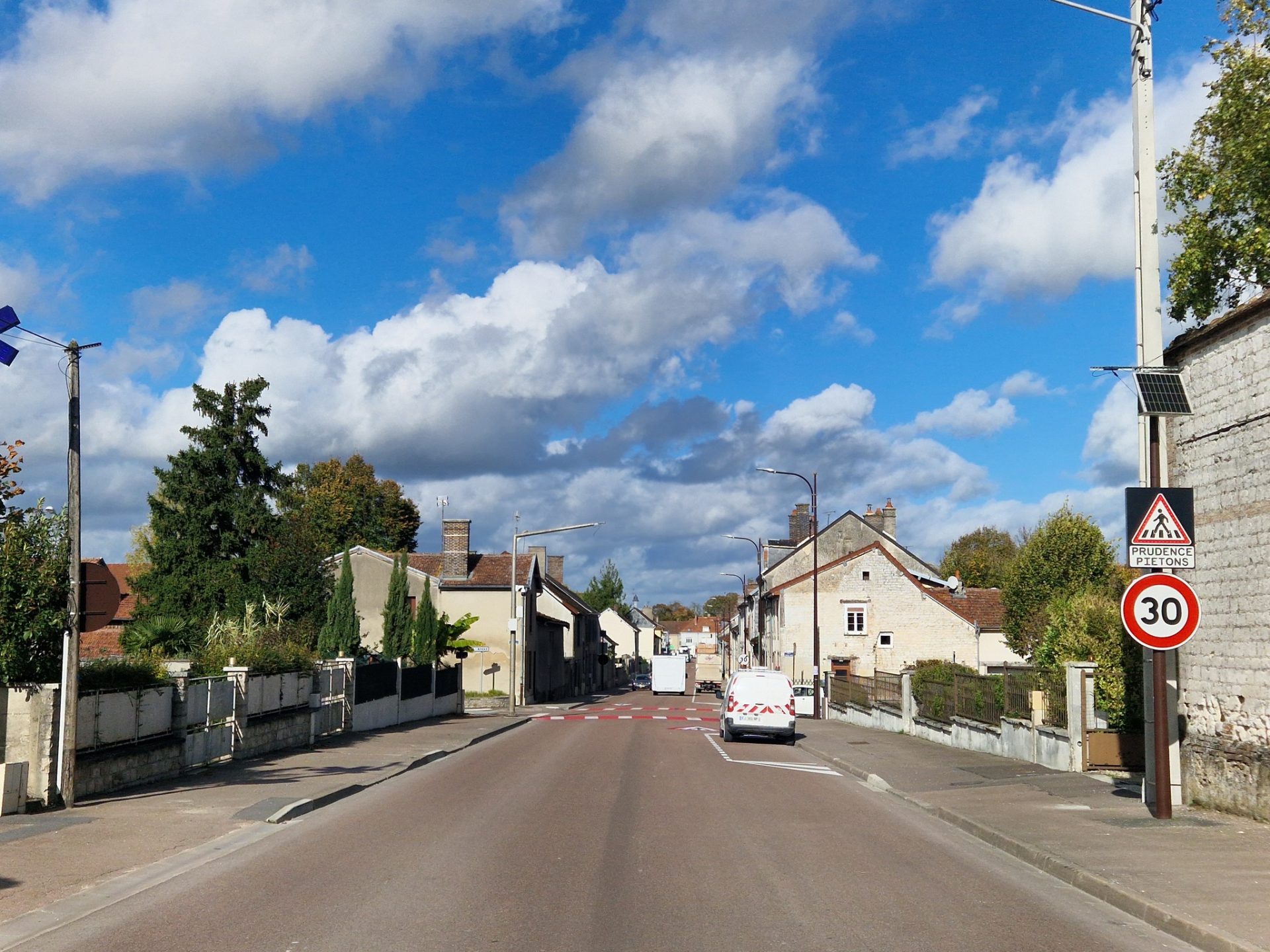 Primarul hittler, față în față cu zielinski în alegerile locale