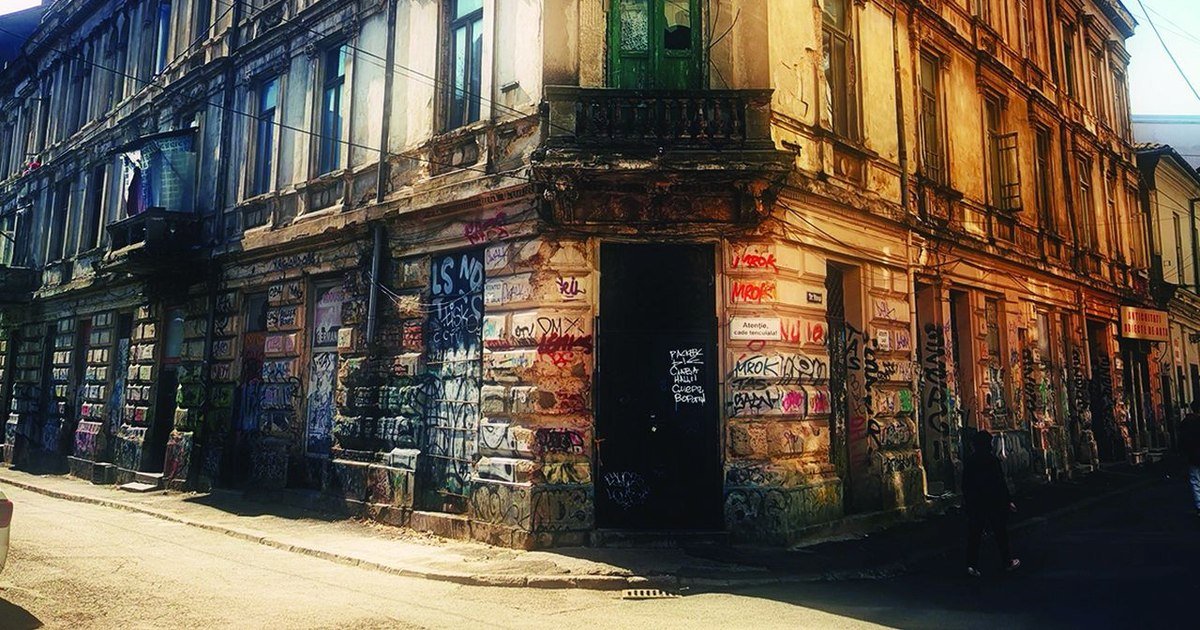 Clădire din Centrul Vechi scoasă la vânzare pentru 3 milioane de euro. Legătura pe care o are cu Mihai Eminescu