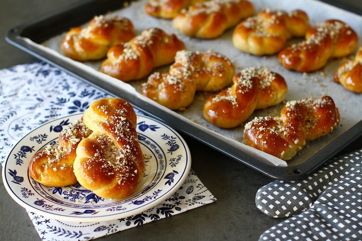 Cum prepari mucenici însiropați: Secretul siropului perfect, fără dulciuri exagerate