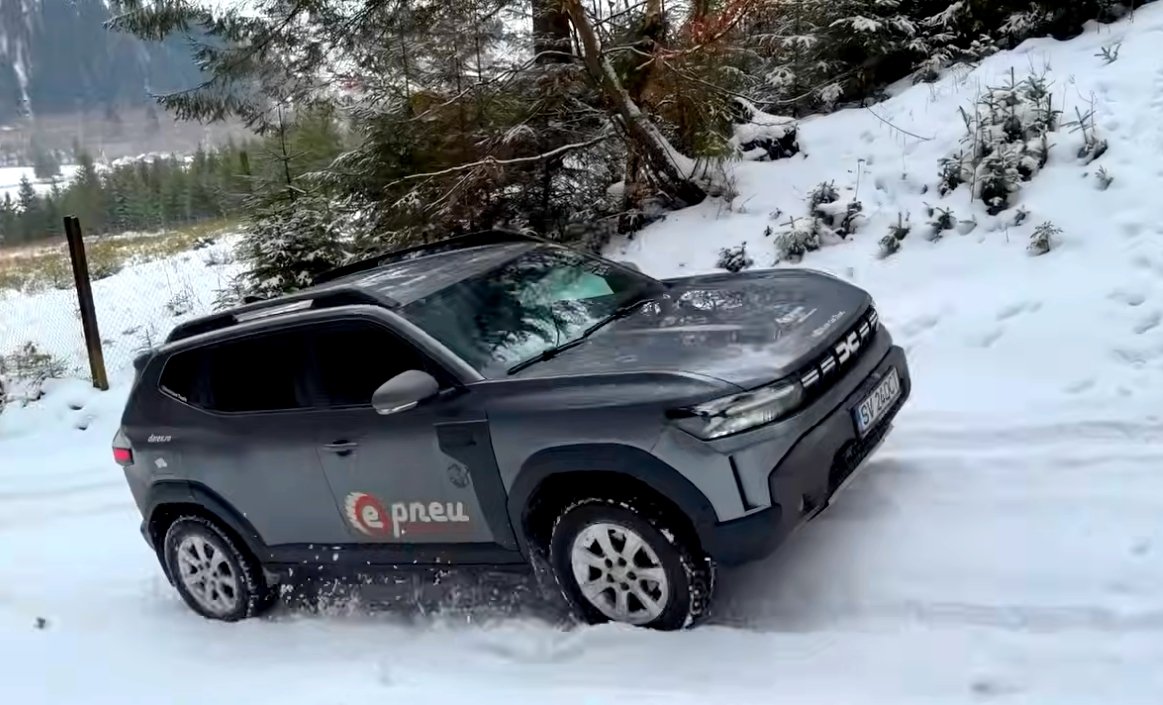 Dacia Duster 4×4, test pe zăpadă în Carpați: Cum a învins offroadere japoneze