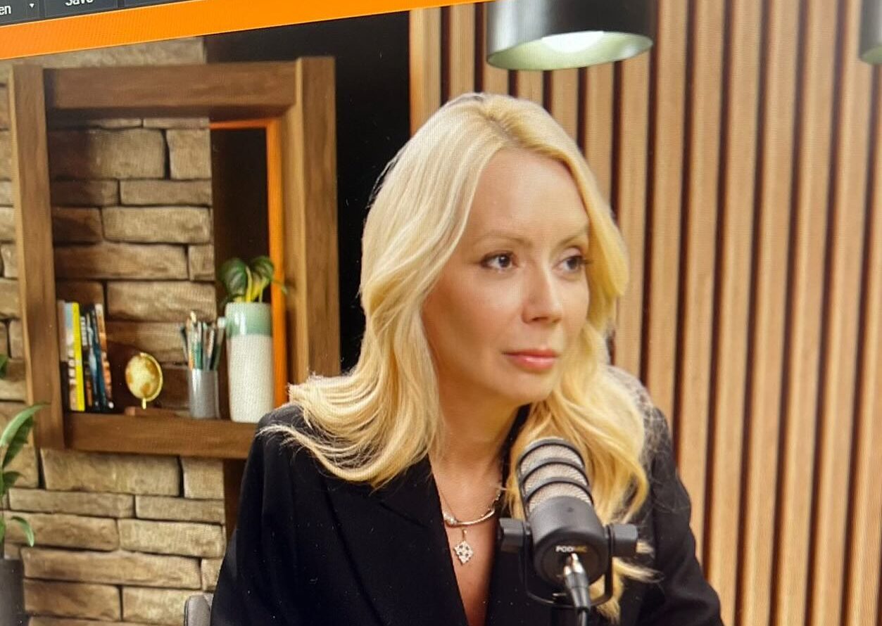 Daciana sârbu: Fiica nu a luat locul nimănui, avionul din Oman era gol
Ministerul de externe: Avionul era plin