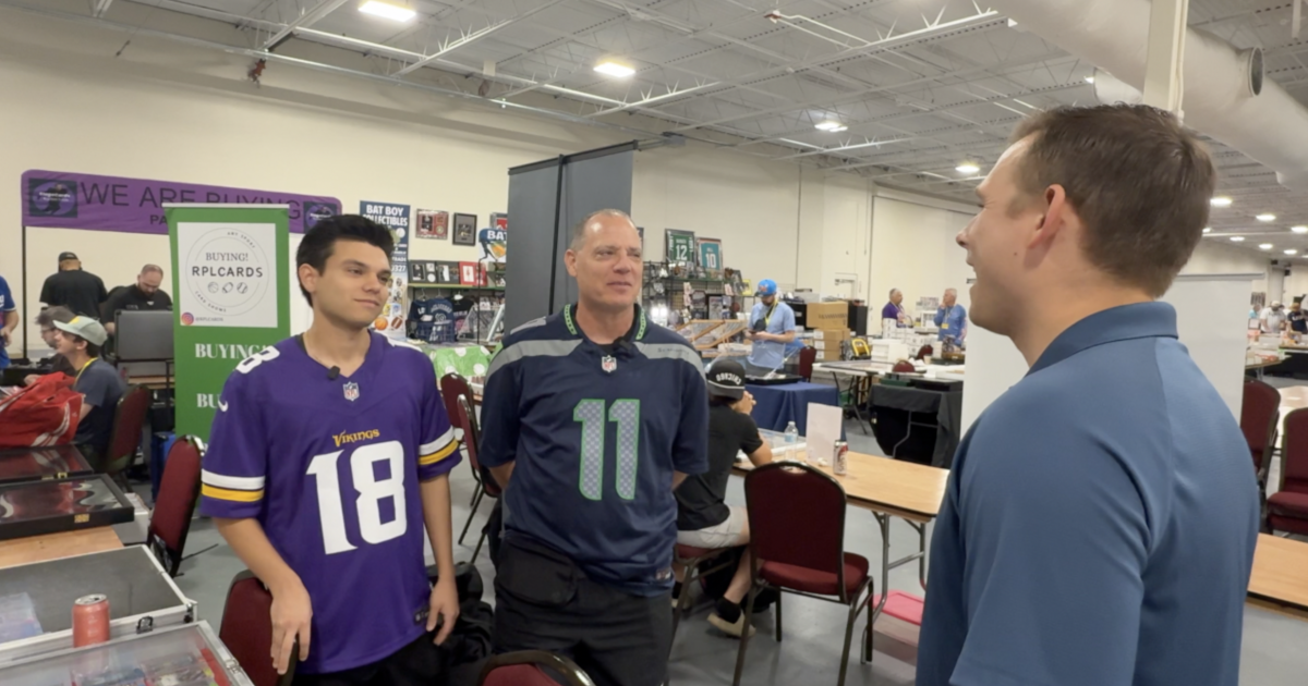 Tampa families kick off spring break at Tampa Sports Collectors Expo