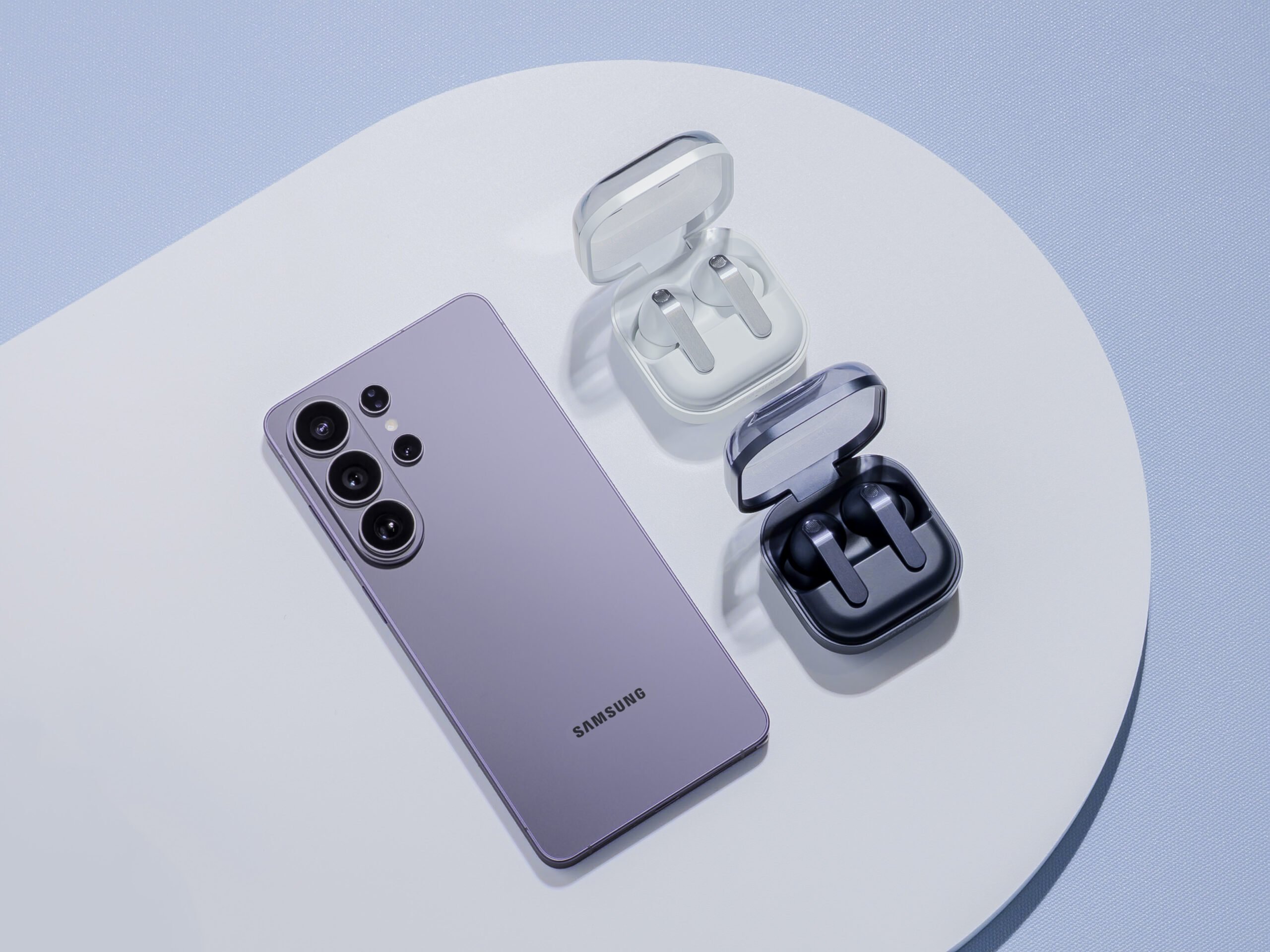 Samsung dezvăluie galaxy s26, galaxy buds îmbunătățite și galaxy ai la mwc 2026