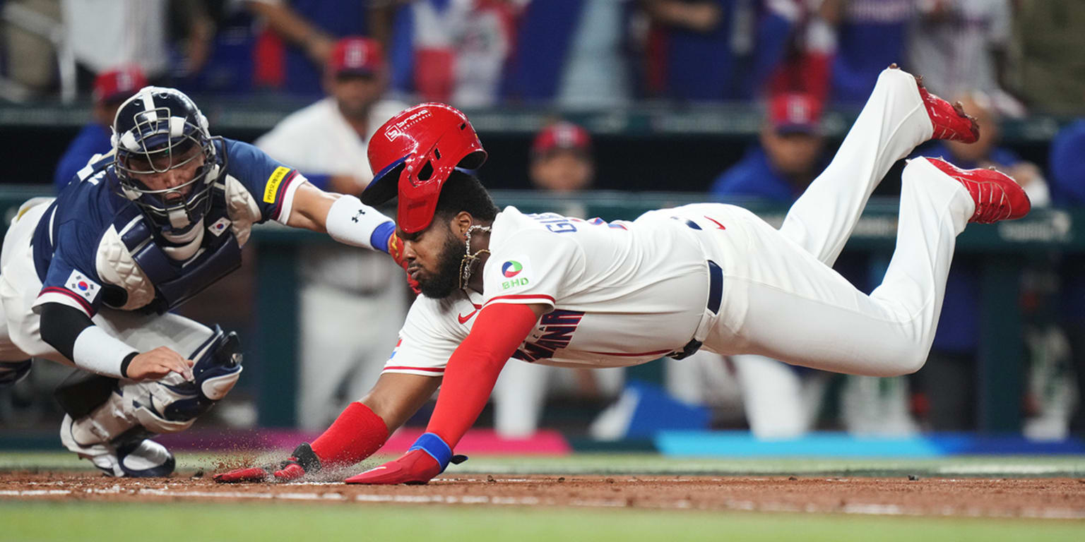 Vladimir Guerrero Jr. incredible slide in World Baseball Classic